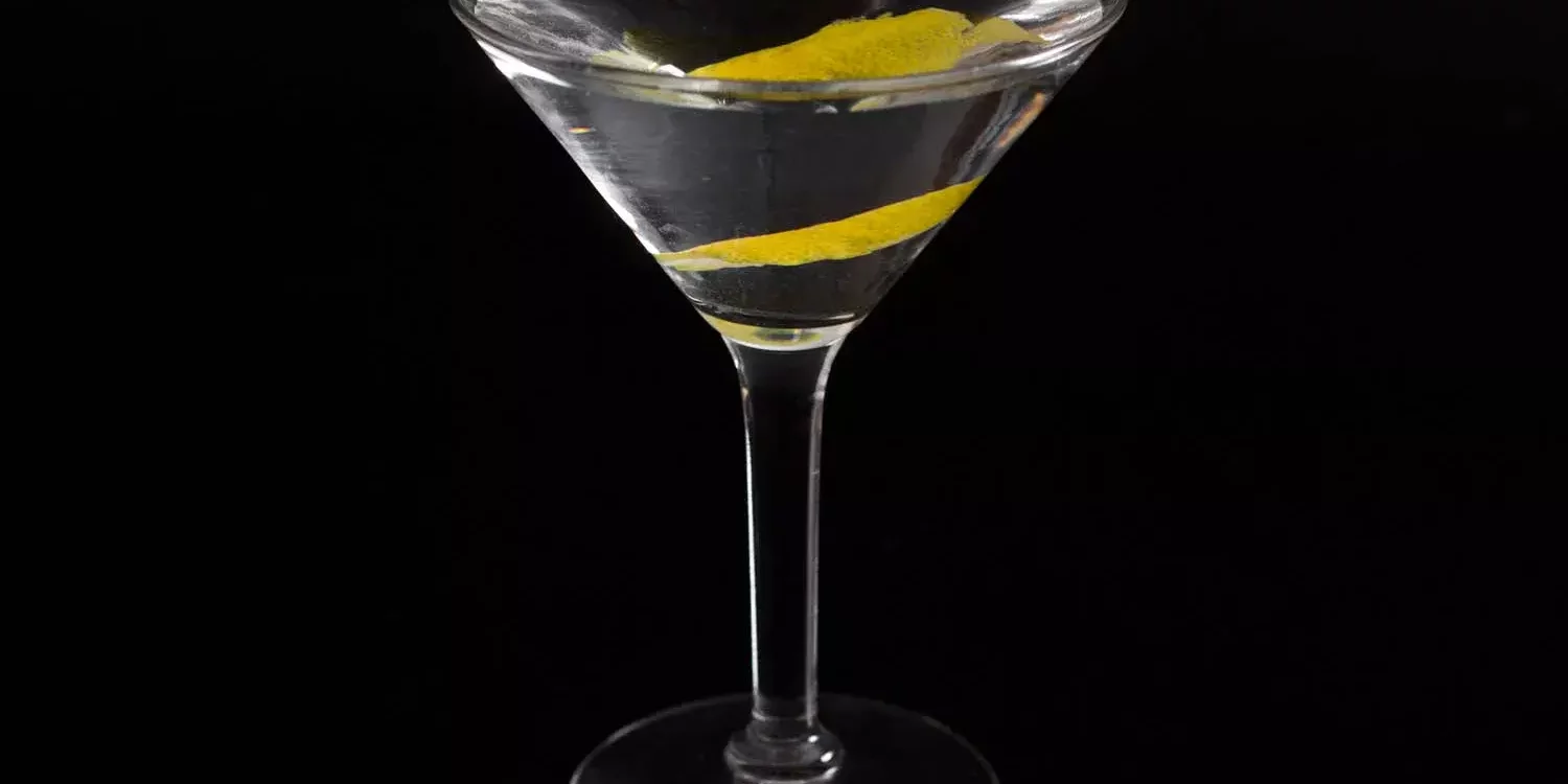 __opt__aboutcom__coeus__resources__content_migration__serious_eats__seriouseats.com__recipes__images__2015__04__20150323-cocktails-vicky-wasik-martini-278ad1c58d25458186368fec40f4eefe